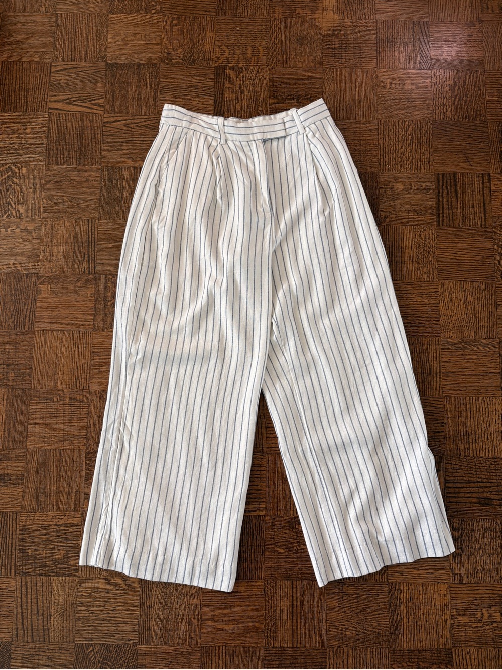 Abercrombie & Fitch White Wide Leg Pants with Navy Pinstripes
